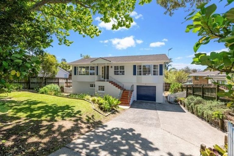Photo of property in 1/17 Sartors Avenue, Northcross, Auckland, 0630