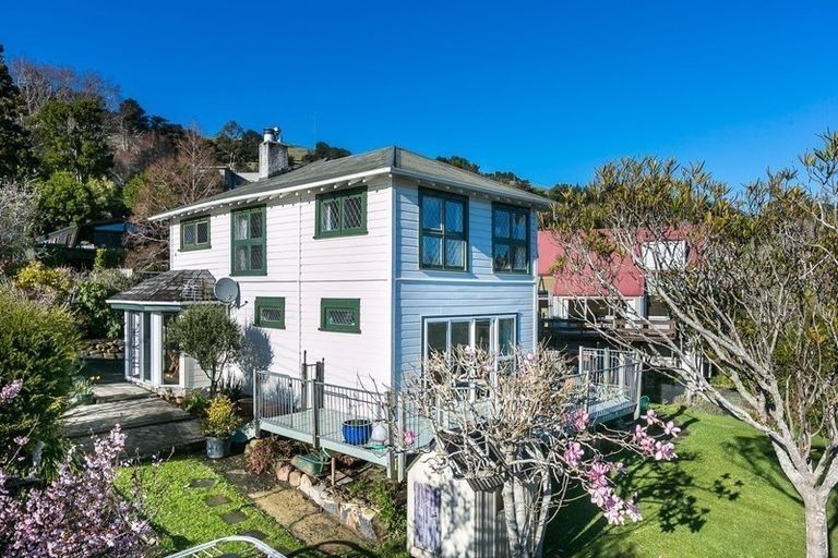 Photo of property in 18 Howard Street, Macandrew Bay, Dunedin, 9014