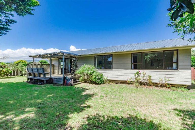 Photo of property in 128 Tutere Street, Waikanae Beach, Waikanae, 5036