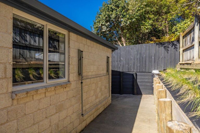 Photo of property in 8 Whitby Close, Waikawa, Picton, 7220