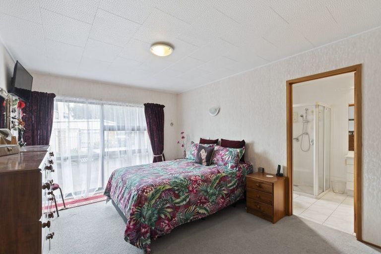 Photo of property in 1/7 Pegasus Place, Half Moon Bay, Auckland, 2012