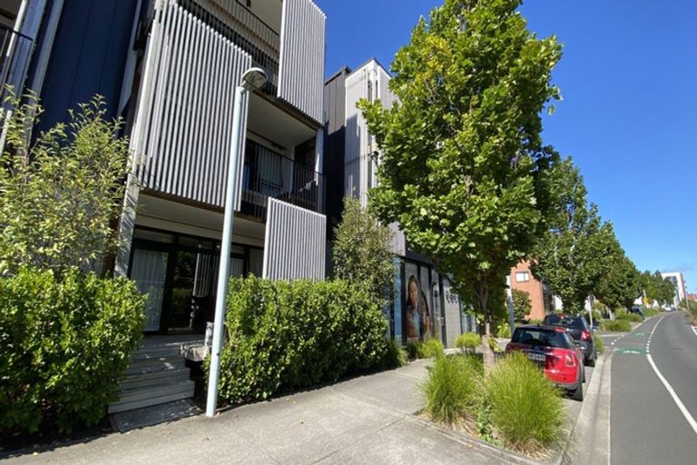 Photo of property in 1/165 Hobsonville Point Road, Hobsonville, Auckland, 0616