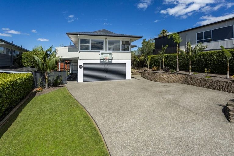 Photo of property in 13 Hume Drive, Hillcrest, Auckland, 0627