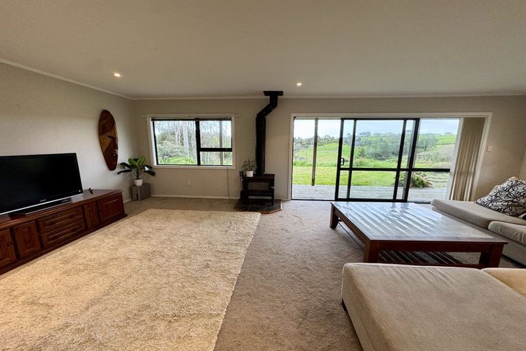 Photo of property in 1435 Old North Road, Helensville, 0875