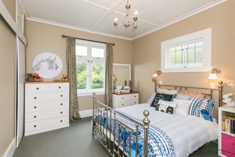 Photo of property in 24 Cobden Road, Bluff Hill, Napier, 4110