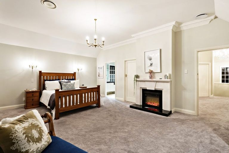 Photo of property in 60 Cheviot Road, Lowry Bay, Lower Hutt, 5013