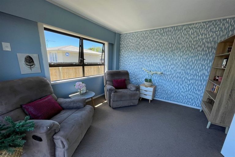 Photo of property in 18 Rollerson Street, Papakura, 2110