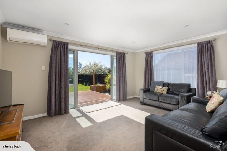 Photo of property in 18 Heathglen Avenue, Parklands, Christchurch, 8083