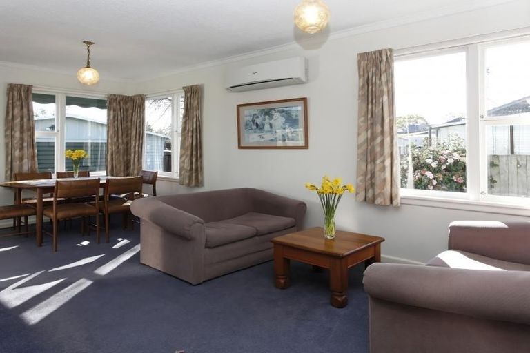 Photo of property in 27 Munro Street, Redwood, Christchurch, 8051