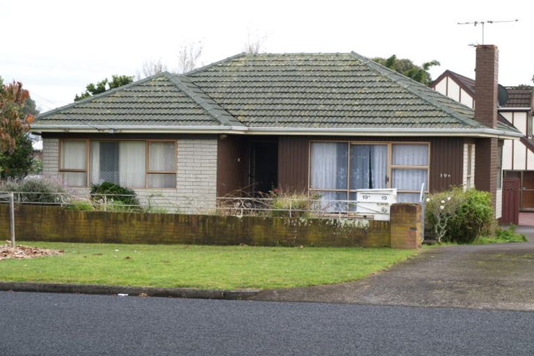 Photo of property in 15 Landon Avenue, Mangere East, Auckland, 2024