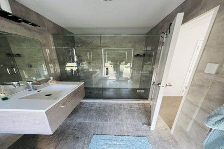 Photo of property in 23 Reserva Crescent, Kumeu, 0810