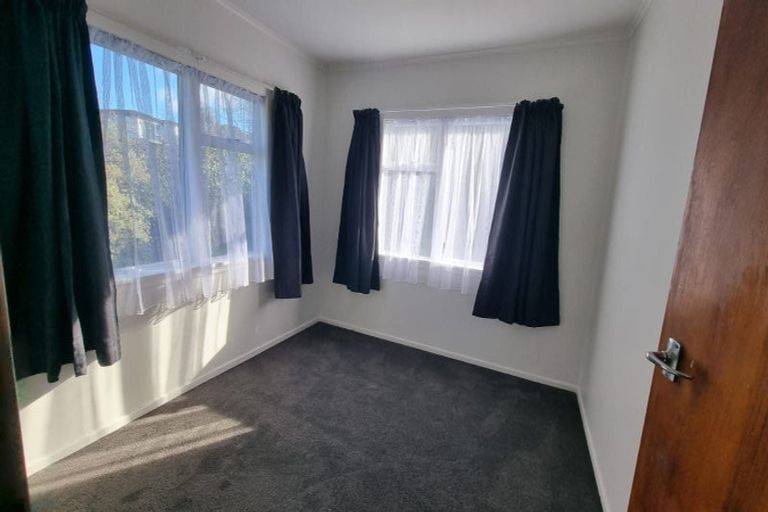 Photo of property in 34 Tiroroa Avenue, Te Atatu South, Auckland, 0610