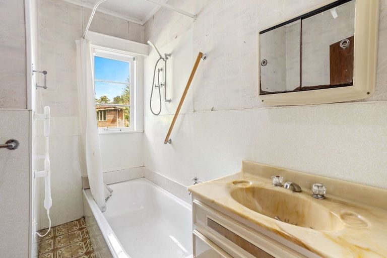 Photo of property in 154 Tawa Road, Kumeu, 0891