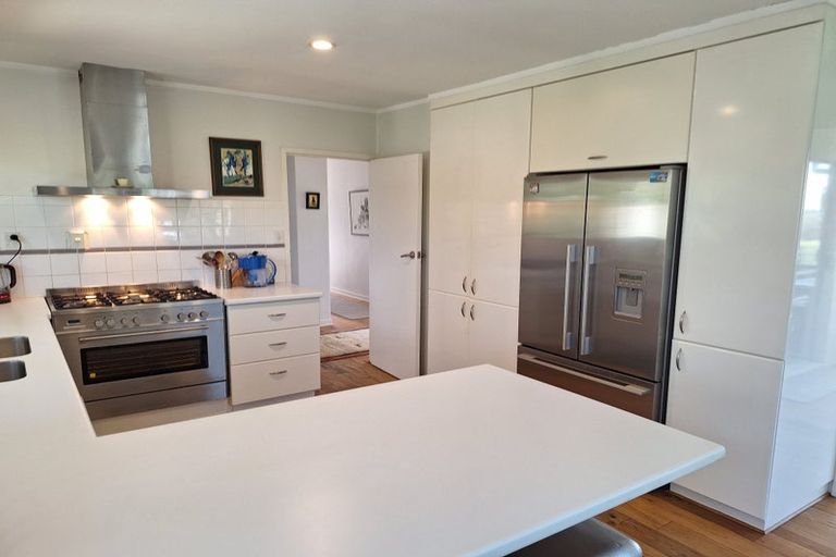 Photo of property in 2/276 Hurstmere Road, Takapuna, Auckland, 0622