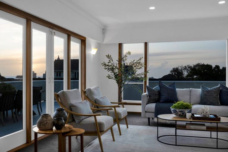 Photo of property in 39 Cameron Street, New Plymouth, 4310