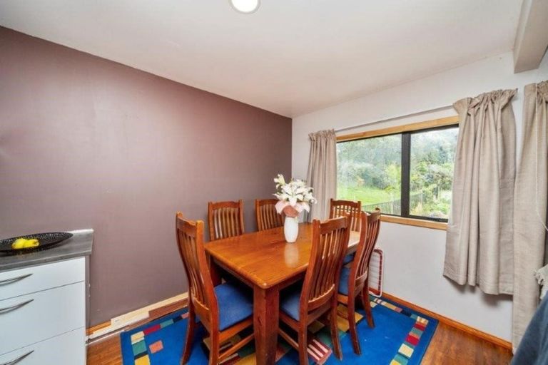 Photo of property in 2952 Eltham Road, Opunake, 4682