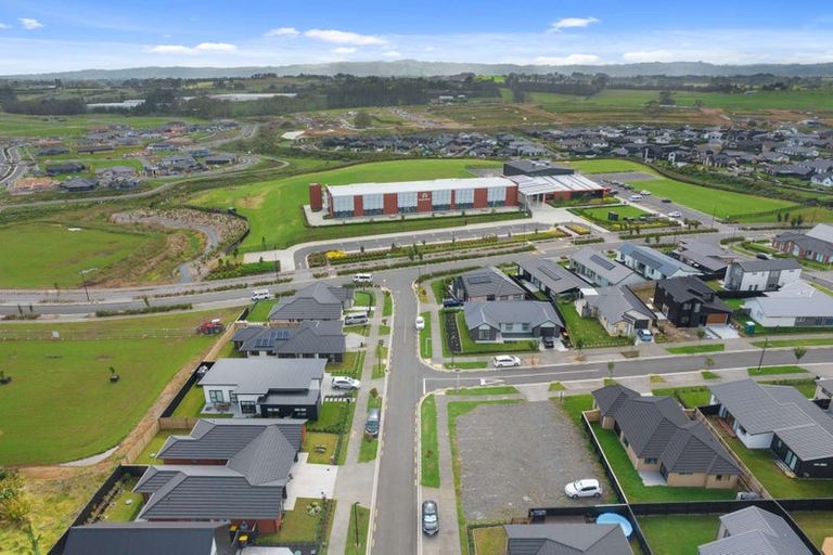 Photo of property in 3 Rosslands Avenue, Karaka, 2124