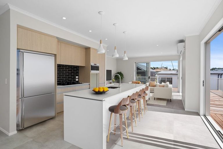 Photo of property in 24 Kuku Avenue, Red Beach, 0932