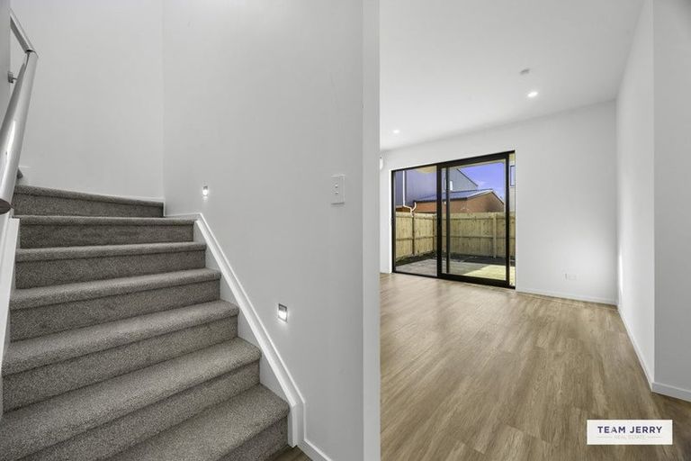 Photo of property in 36 Stableford Crescent, Opaheke, 2113