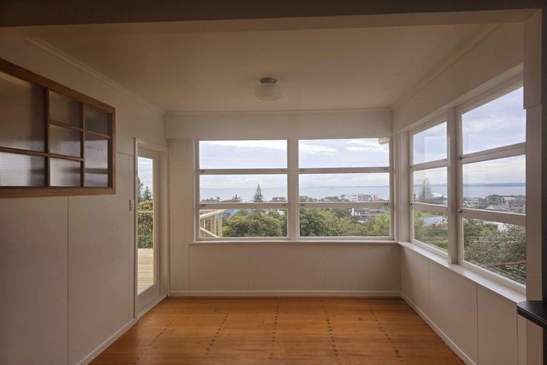 Photo of property in 19 Prospect Terrace, Milford, Auckland, 0620