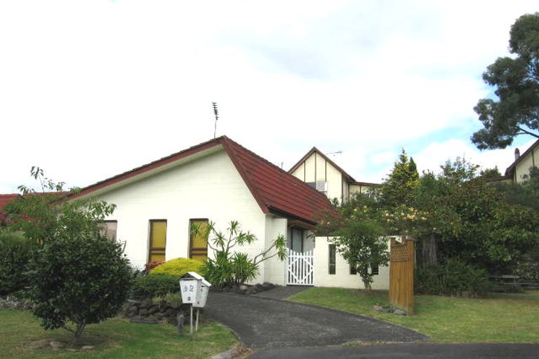 Photo of property in 2/32 Scarlock Avenue, Browns Bay, Auckland, 0630