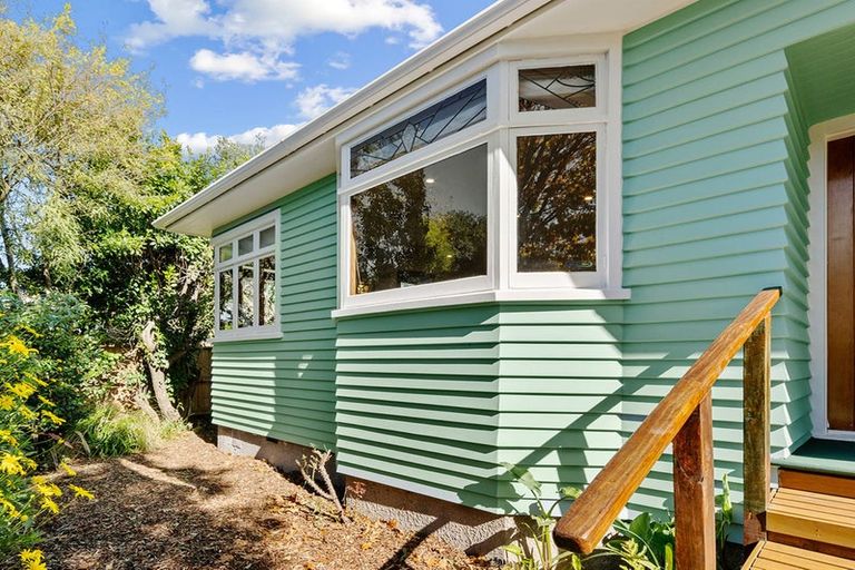 Photo of property in 2/23 Fifield Terrace, Waltham, Christchurch, 8023