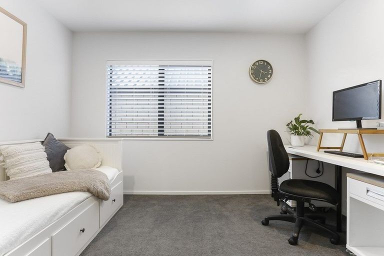 Photo of property in 26 Kearns Drive, Hobsonville, Auckland, 0616