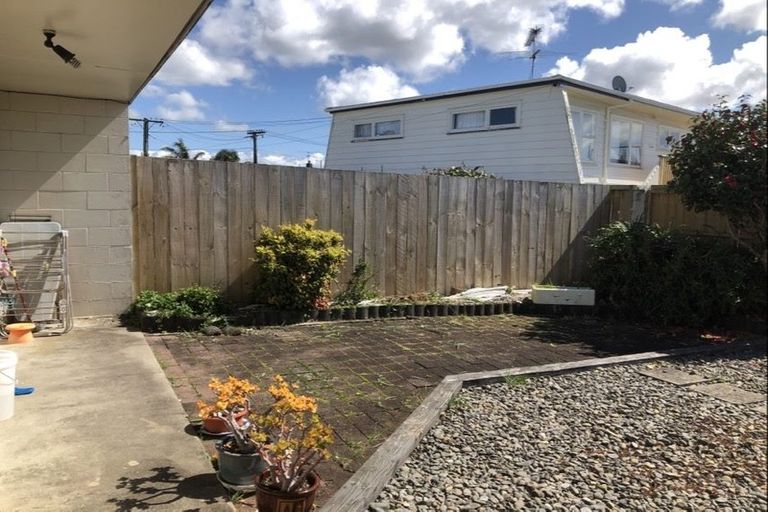 Photo of property in 2/14 Swan Crescent, Pakuranga, Auckland, 2010