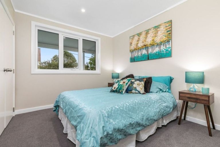 Photo of property in 11 Gurnard Road, Stillwater, Silverdale, 0993