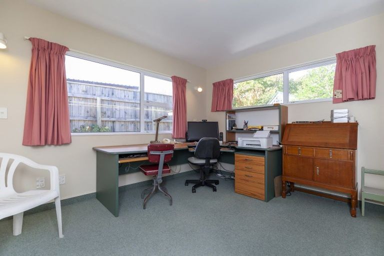 Photo of property in 6b Wharemauku Road, Raumati Beach, Paraparaumu, 5032