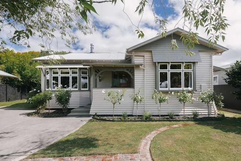 Photo of property in 23 Te Awe Awe Street, Hokowhitu, Palmerston North, 4410