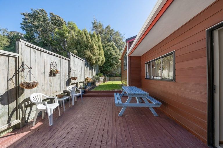 Photo of property in 36 Albatross Close, Whitby, Porirua, 5024