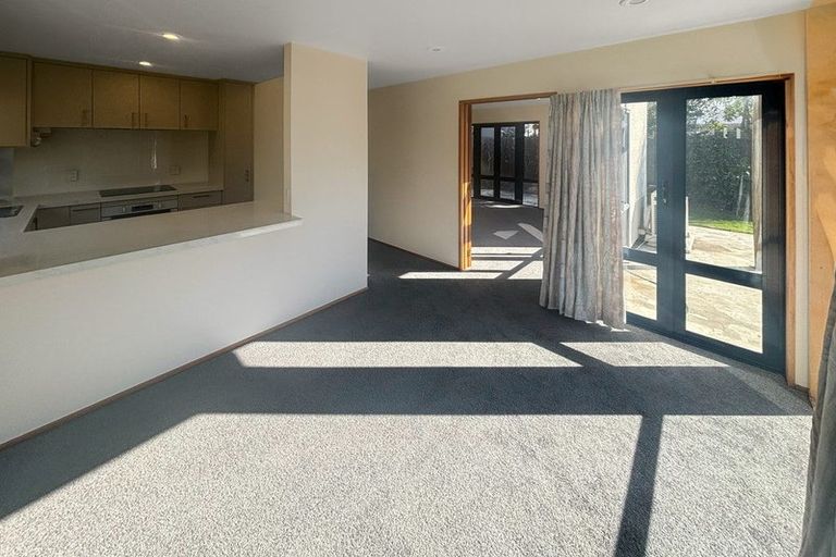 Photo of property in 2 Kinleys Lane, St Albans, Christchurch, 8014
