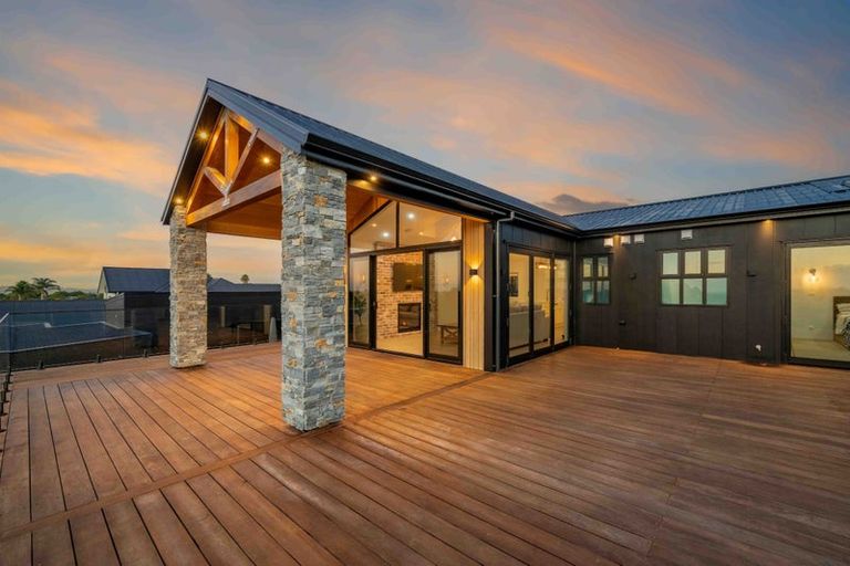 Photo of property in 9 Fisk Road, Pukekohe, 2120