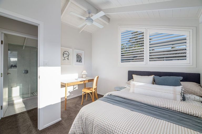 Photo of property in 22 Woodfern Crescent, Titirangi, Auckland, 0604