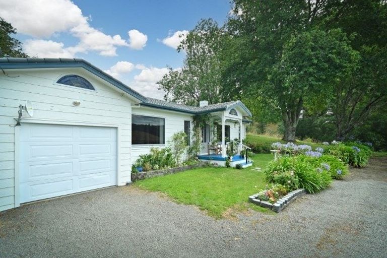 Photo of property in 1664 Kahuranaki Road, Kahuranaki, Havelock North, 4295