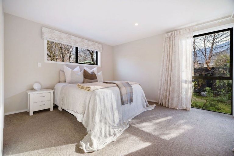 Photo of property in 20 Adamson Drive, Arrowtown, 9302