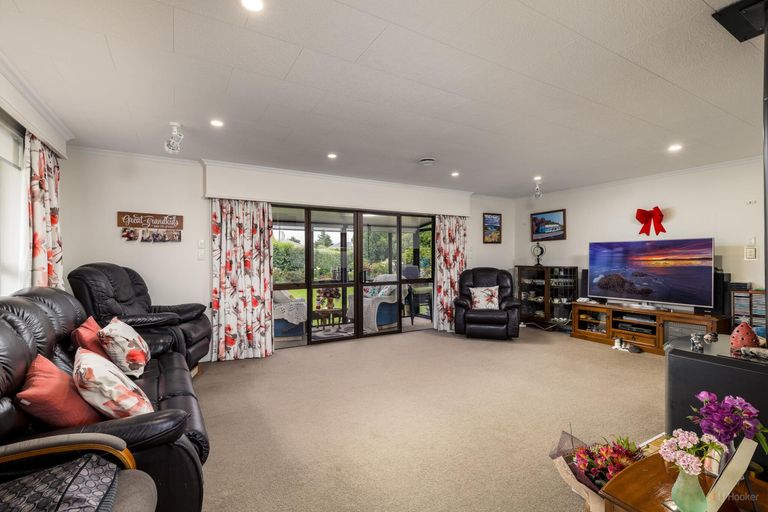 Photo of property in 23 Timaru Road, Waimate, 7924