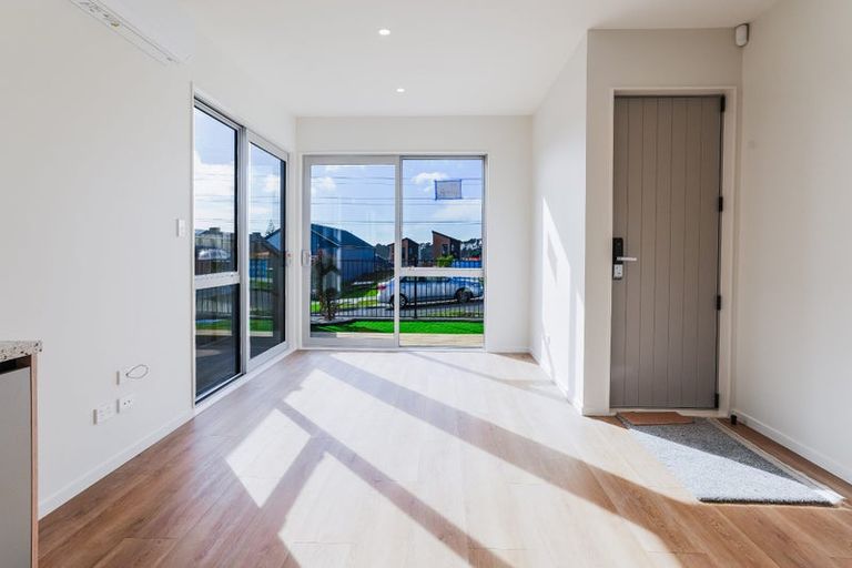 Photo of property in 39 Horokaka Street, Massey, 0614