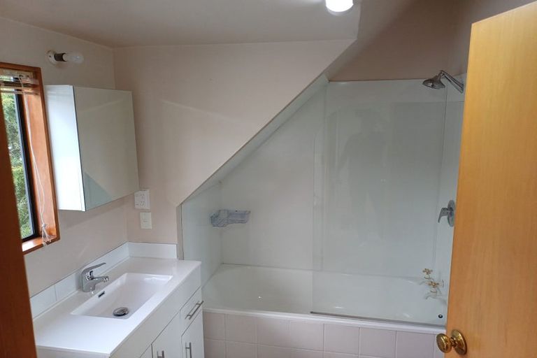 Photo of property in 8a Campbell Street, Karori, Wellington, 6012