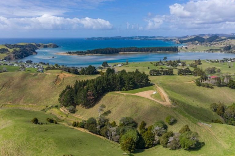 Photo of property in 56 Burford Lane, Whananaki, Hikurangi, 0181