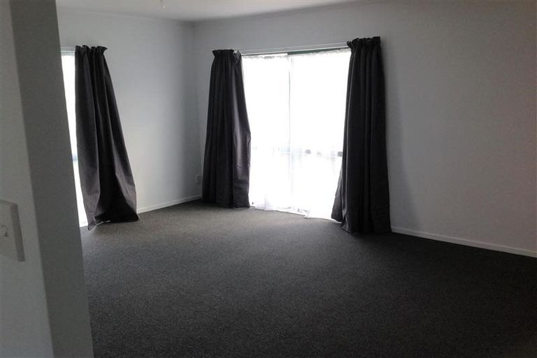 Photo of property in 4/25 Solveig Place, Randwick Park, Auckland, 2105