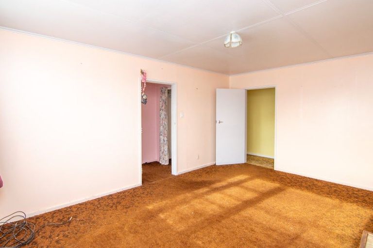 Photo of property in 99 Clyde Crescent, Roslyn, Palmerston North, 4414