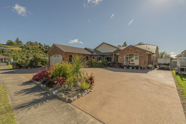 Photo of property in 38 Motukorure Parade, Cooks Beach, Whitianga, 3591