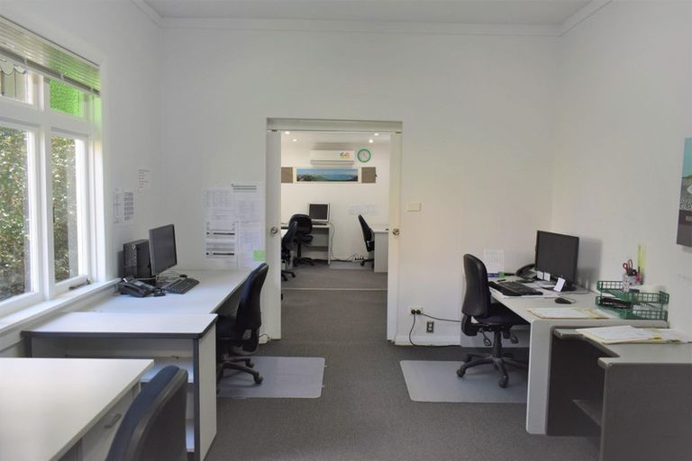 Photo of property in 57 Omahu Road, Greenlane, Auckland, 1051