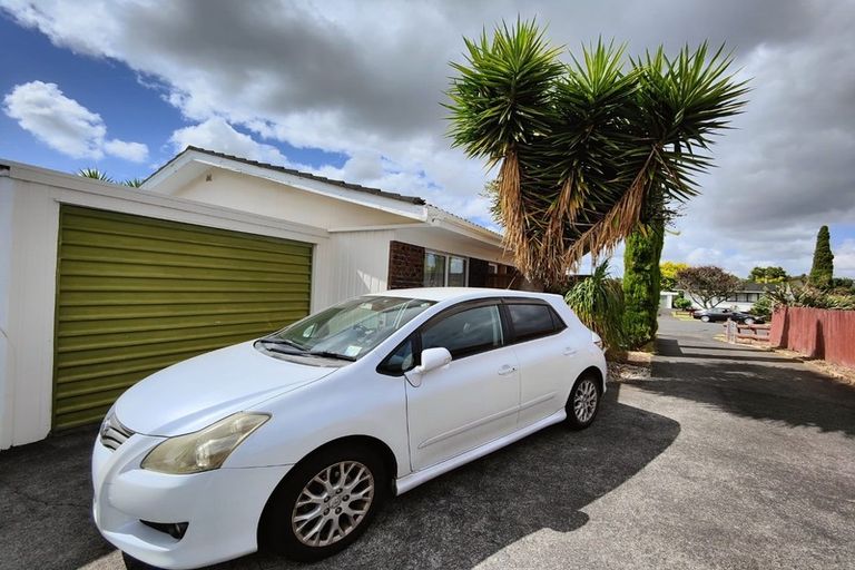 Photo of property in 1/12 Booker Place, Weymouth, Auckland, 2103