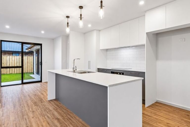 Photo of property in 21 Oakmill Drive, Casebrook, Christchurch, 8051