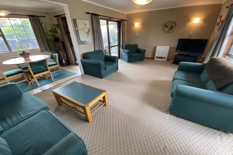 Photo of property in 8a Caulfield Place, Awapuni, Palmerston North, 4412