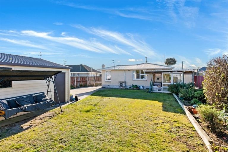 Photo of property in 214 Mairehau Road, Burwood, Christchurch, 8083