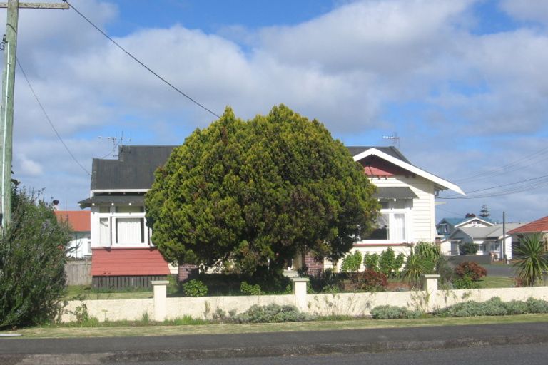 Photo of property in 11 Dinniss Avenue, Regent, Whangarei, 0112